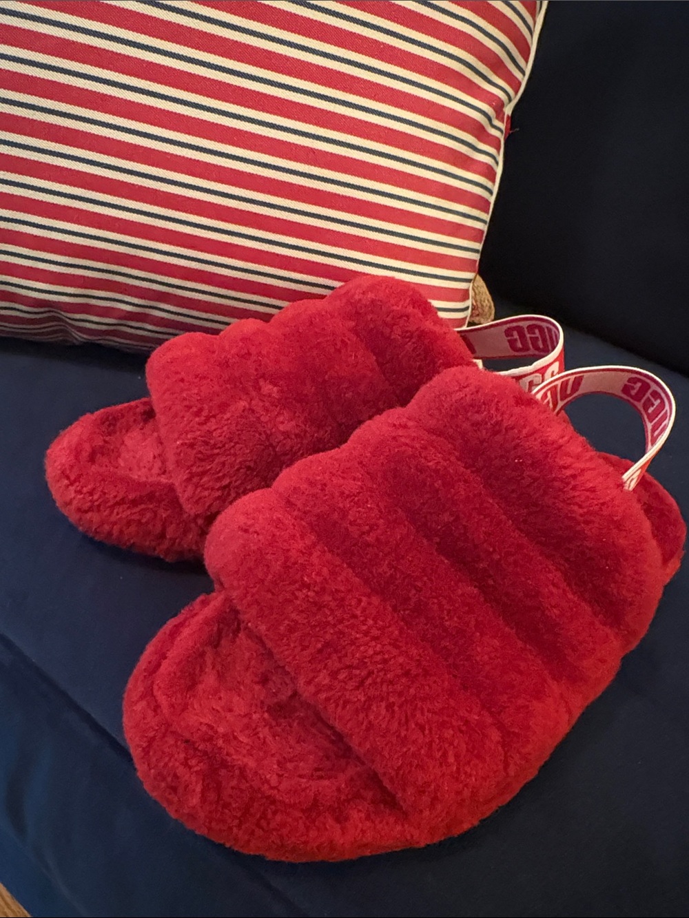 UGG Women’s Fluff Yeah Slide ‘Ribbon Red’ Size 8
